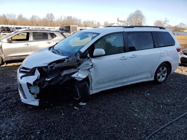 Изображение 2018 TOYOTA SIENNA LE 2018