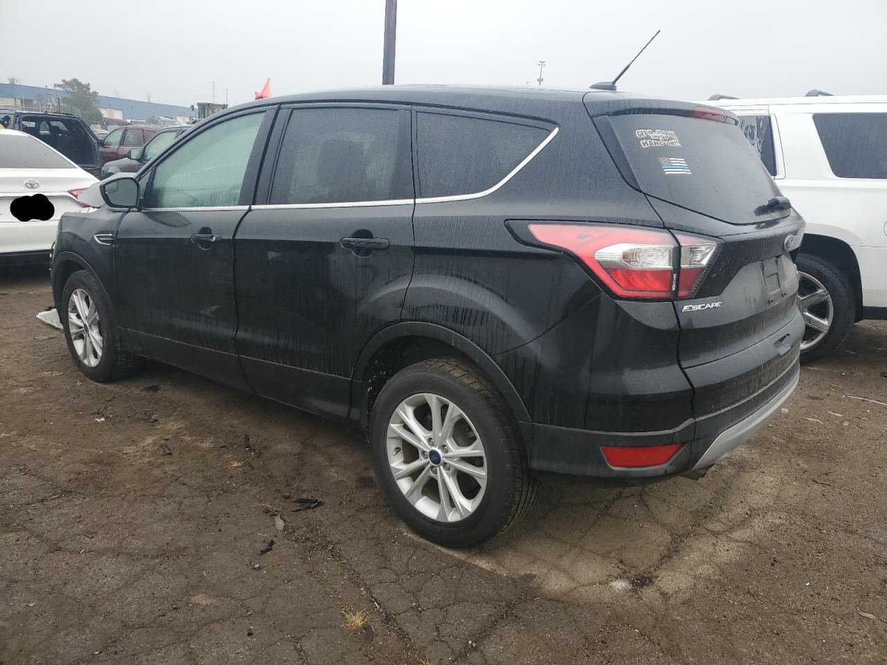 Image 2 of 2017 FORD ESCAPE SE 2017 with VIN 1FMCU0GD6HUD57919