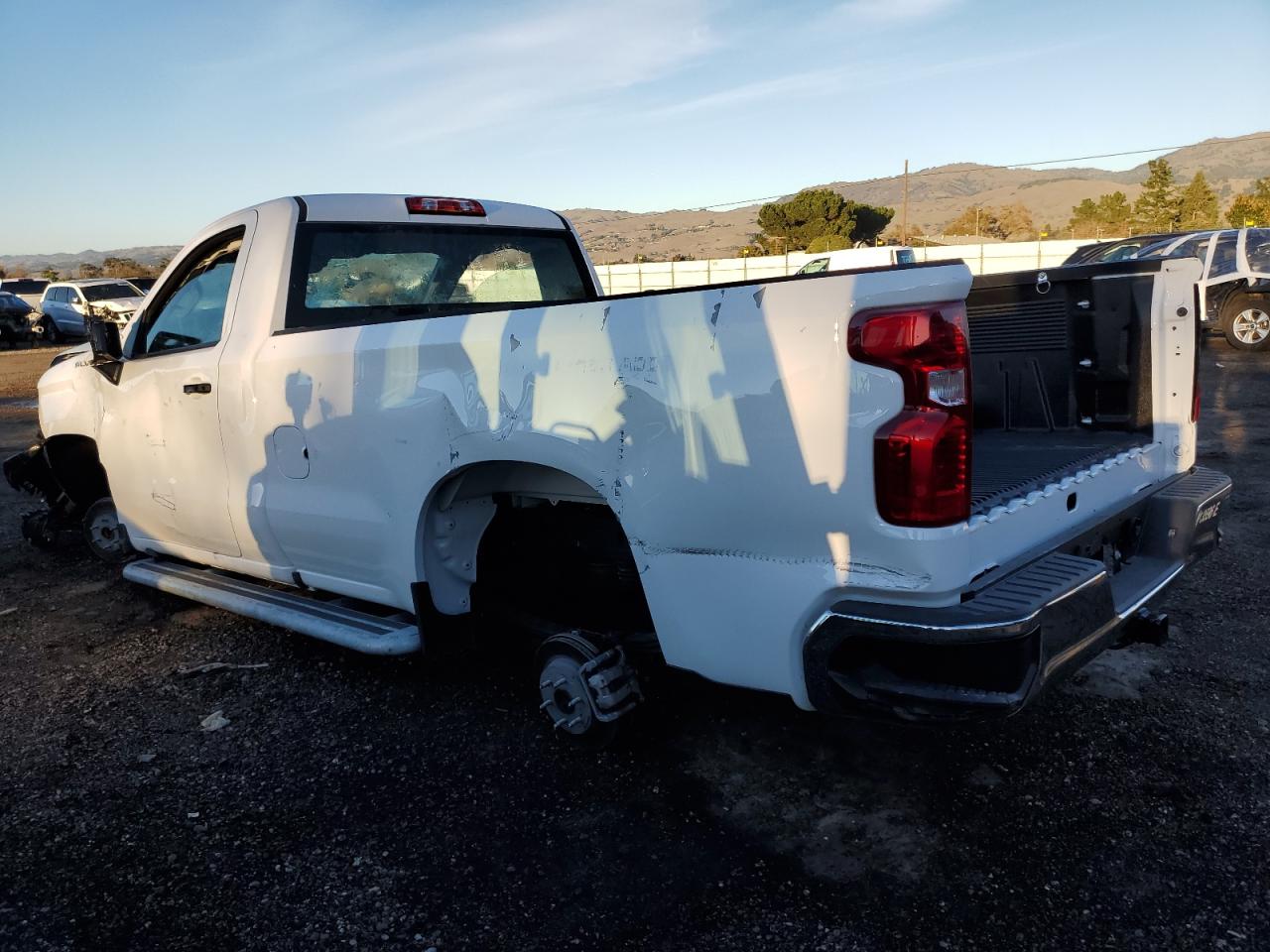Obraz 2 z 2023 CHEVROLET SILVERADO C1500 2023 z VIN 3GCNAAED2PG314016