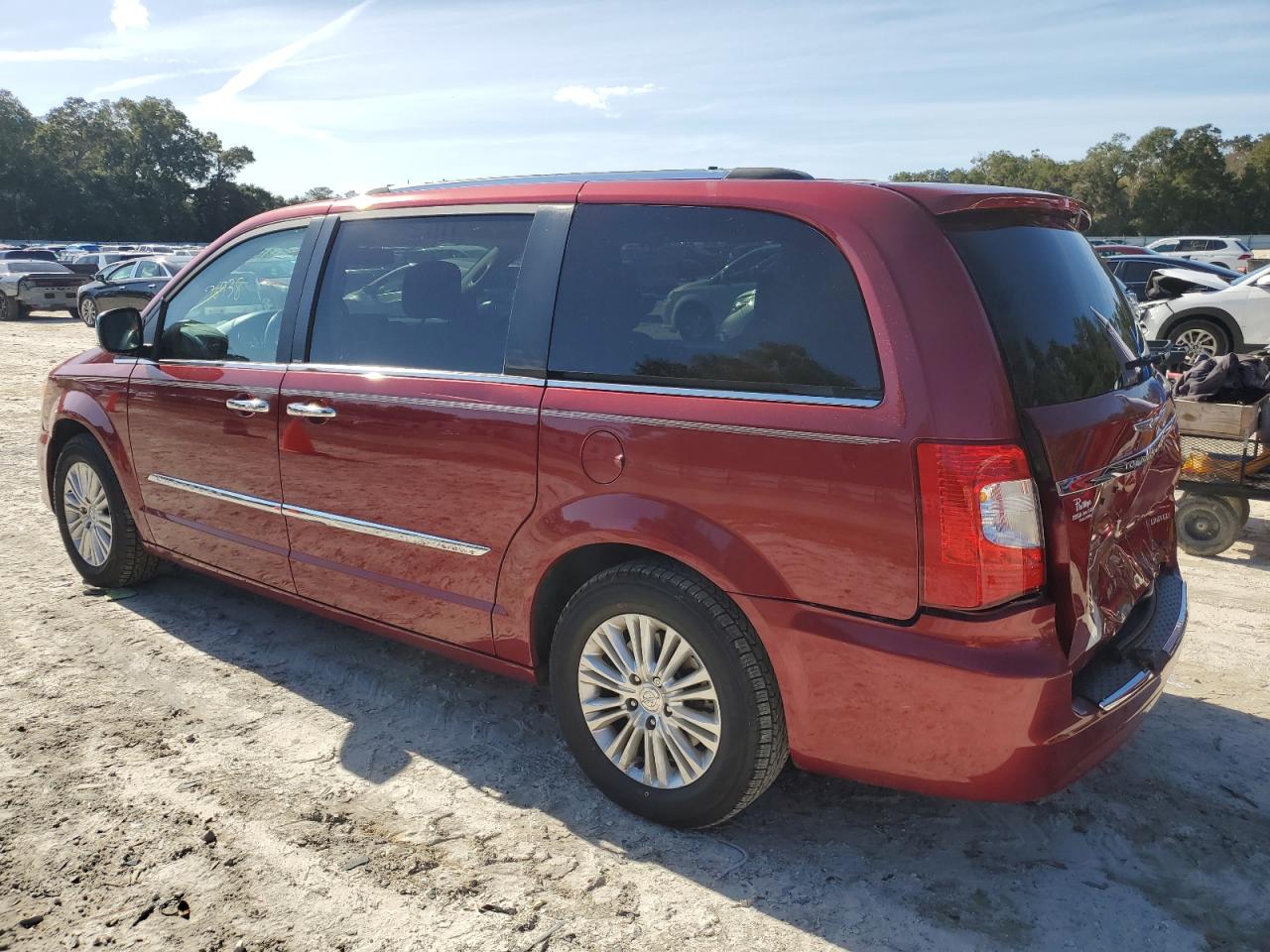 Изображение 2 2012 CHRYSLER TOWN & COUNTRY LIMITED 2012 с VIN 2C4RC1GGXCR362287
