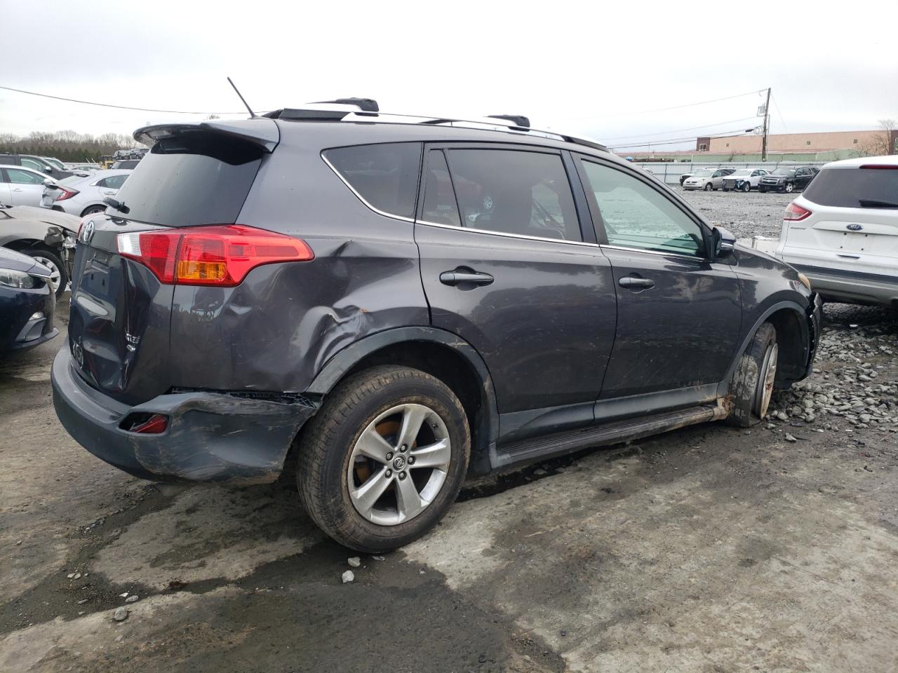 Изображение 3 2015 TOYOTA RAV4 XLE 2015 с VIN 2T3RFREV2FW393258