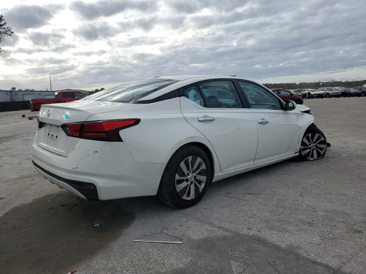 Obraz 3 z 2020 NISSAN ALTIMA S 2020 z VIN 1N4BL4BV6LC211387
