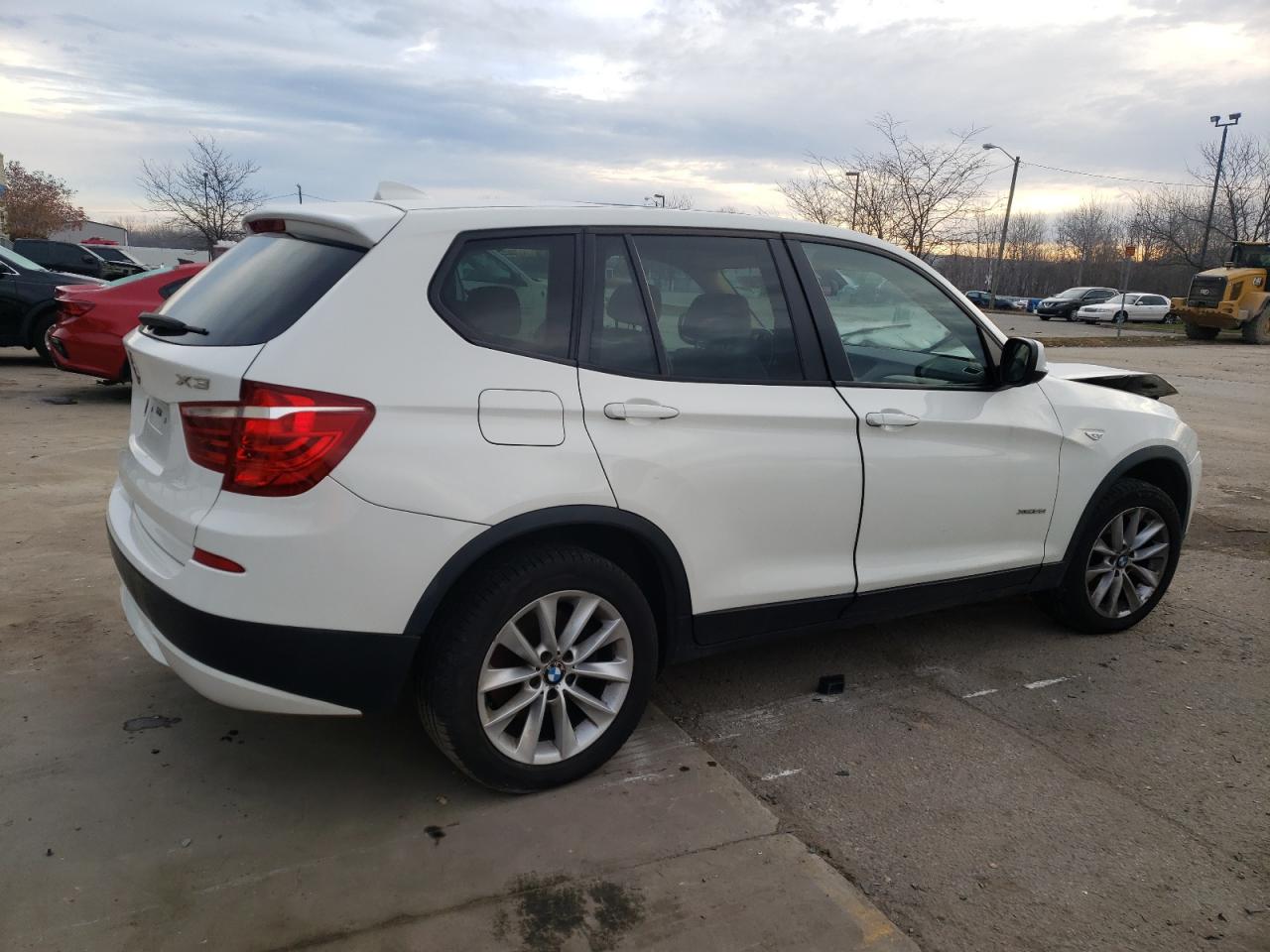 Obraz 3 z 2013 BMW X3 XDRIVE28I 2013 z VIN 5UXWX9C56D0A14512