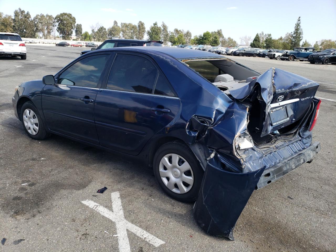Image 2 of 2004 TOYOTA CAMRY LE 2004 with VIN 4T1BE32K24U351464