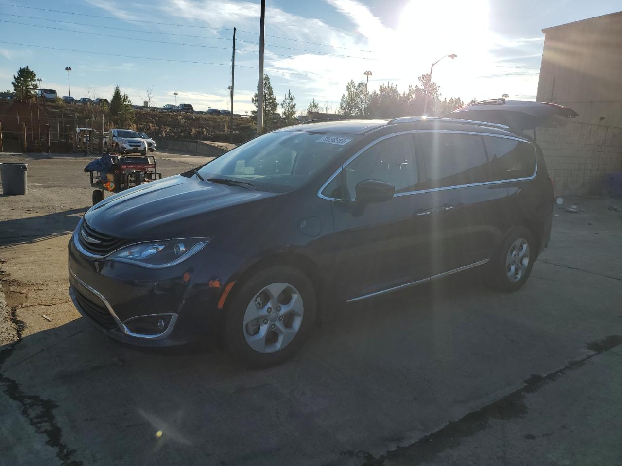 Obraz 1 z 2018 CHRYSLER PACIFICA HYBRID TOURING L 2018 z VIN 2C4RC1L70JR183405