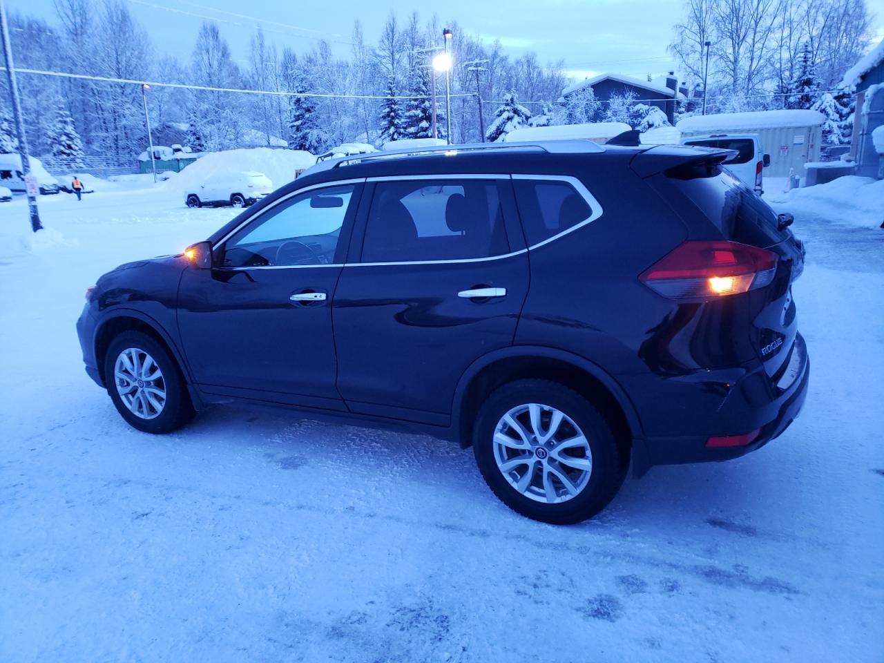 Obraz 2 z 2018 NISSAN ROGUE S 2018 z VIN JN8AT2MV5JW306742