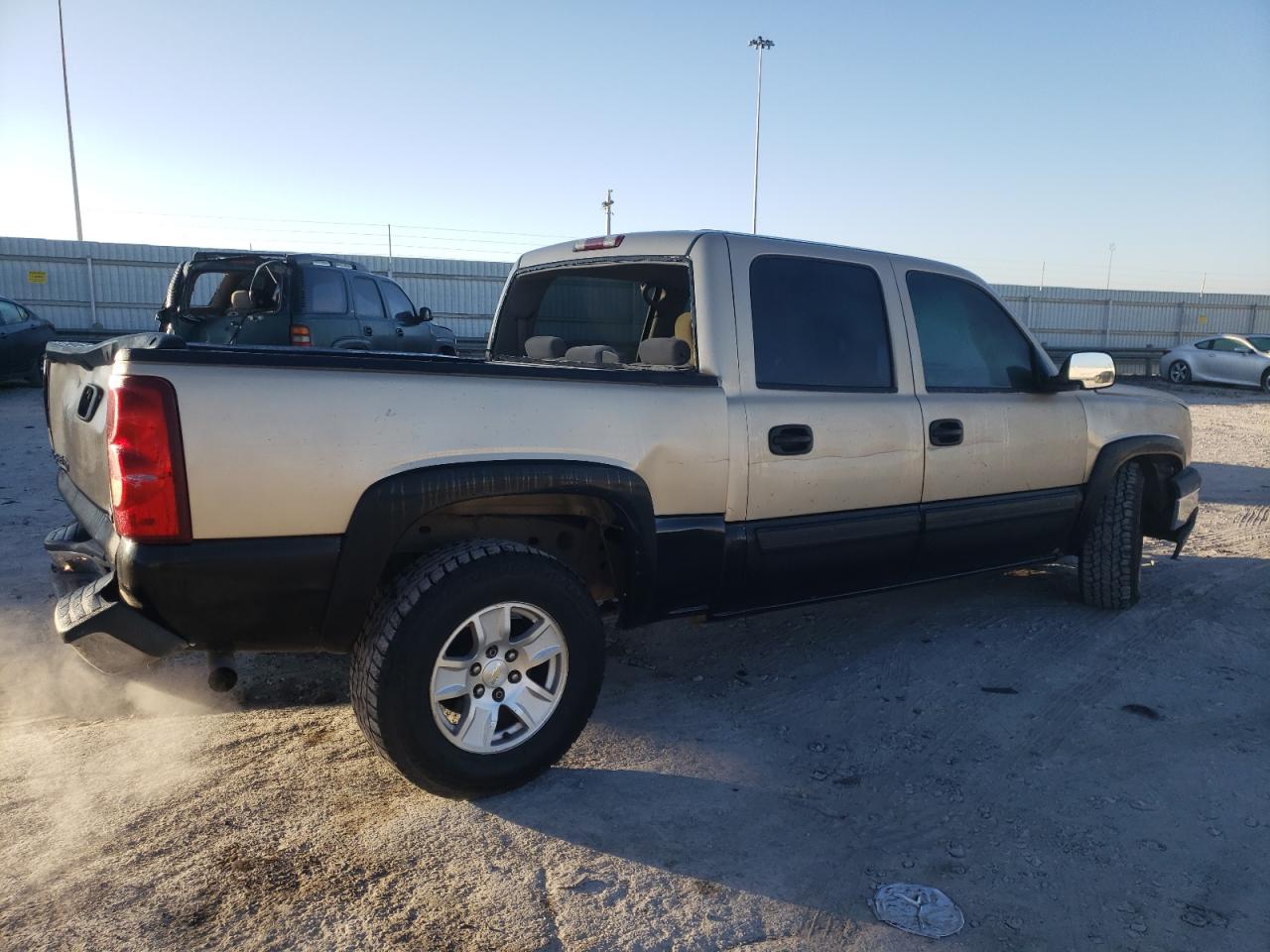 Изображение 3 2004 CHEVROLET SILVERADO C1500 2004 с VIN 2GCEC13T041414771