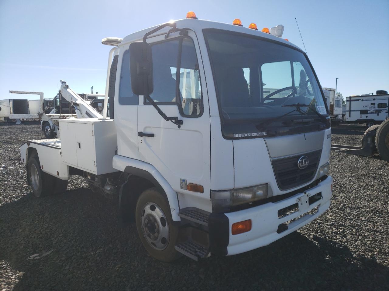 Obraz 1 z 2010 NISSAN DIESEL UD2000  2010 z VIN JNAMB81H3AAE80132