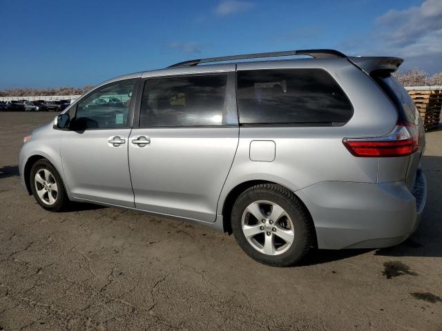 Изображение 2 2015 TOYOTA SIENNA LE 2015 с VIN 5TDKK3DC4FS669659