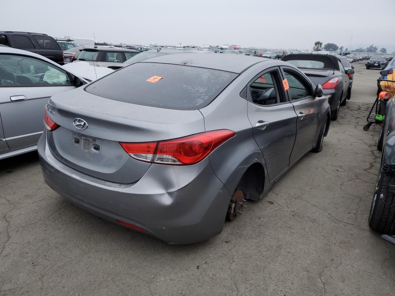 Obraz 3 z 2013 HYUNDAI ELANTRA GLS 2013 z VIN KMHDH4AE1DU730182
