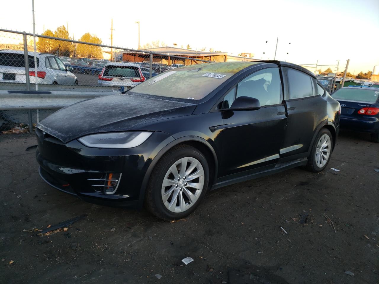 Obraz 1 z 2017 TESLA MODEL X  2017 z VIN 5YJXCBE21HF072611