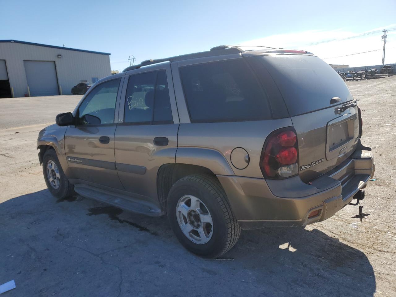 Image 2 of 2003 CHEVROLET TRAILBLAZER  2003 with VIN 1GNDT13S632301027