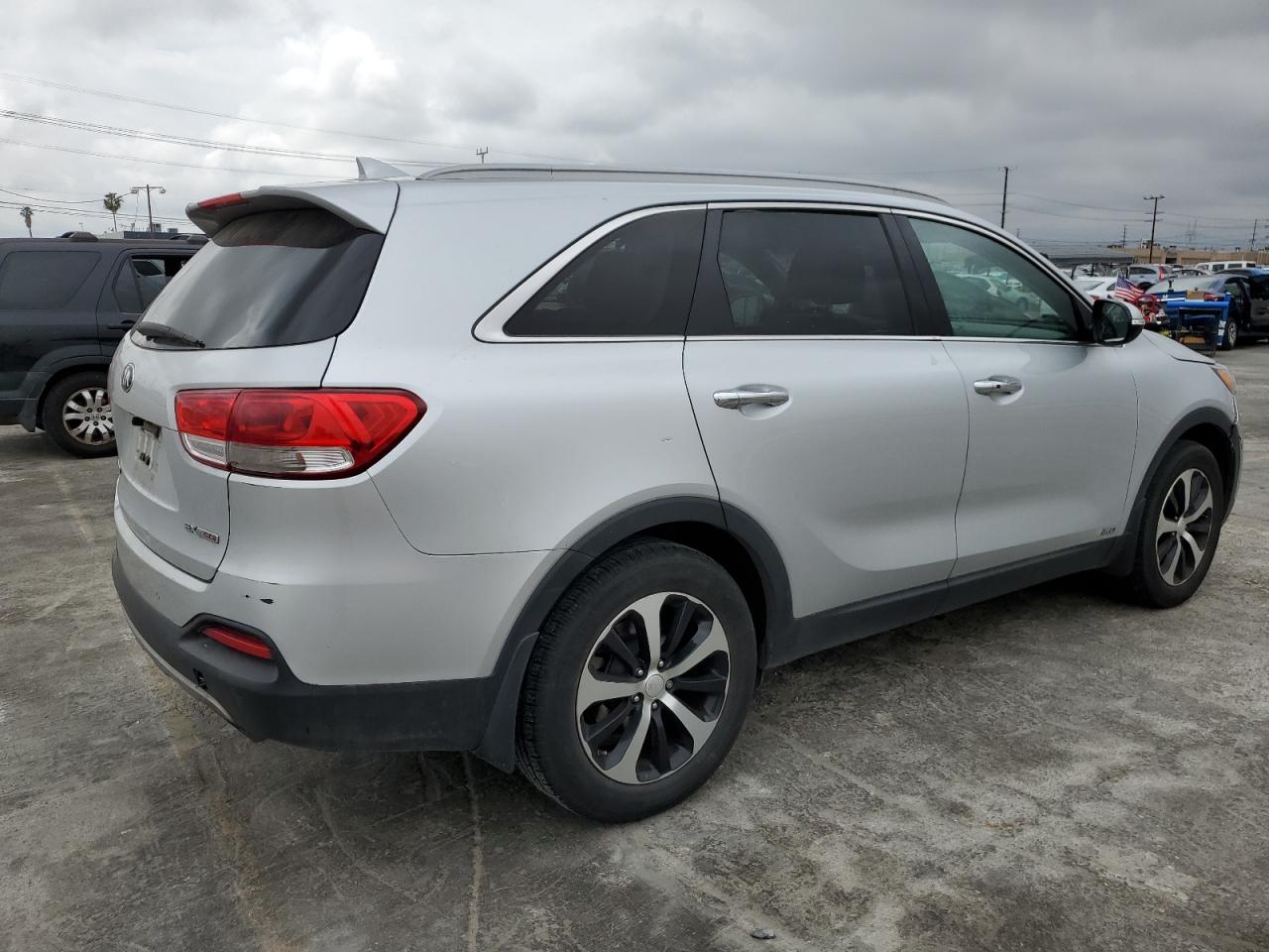 Изображение 3 2016 KIA SORENTO EX 2016 с VIN 5XYPHDA12GG029610