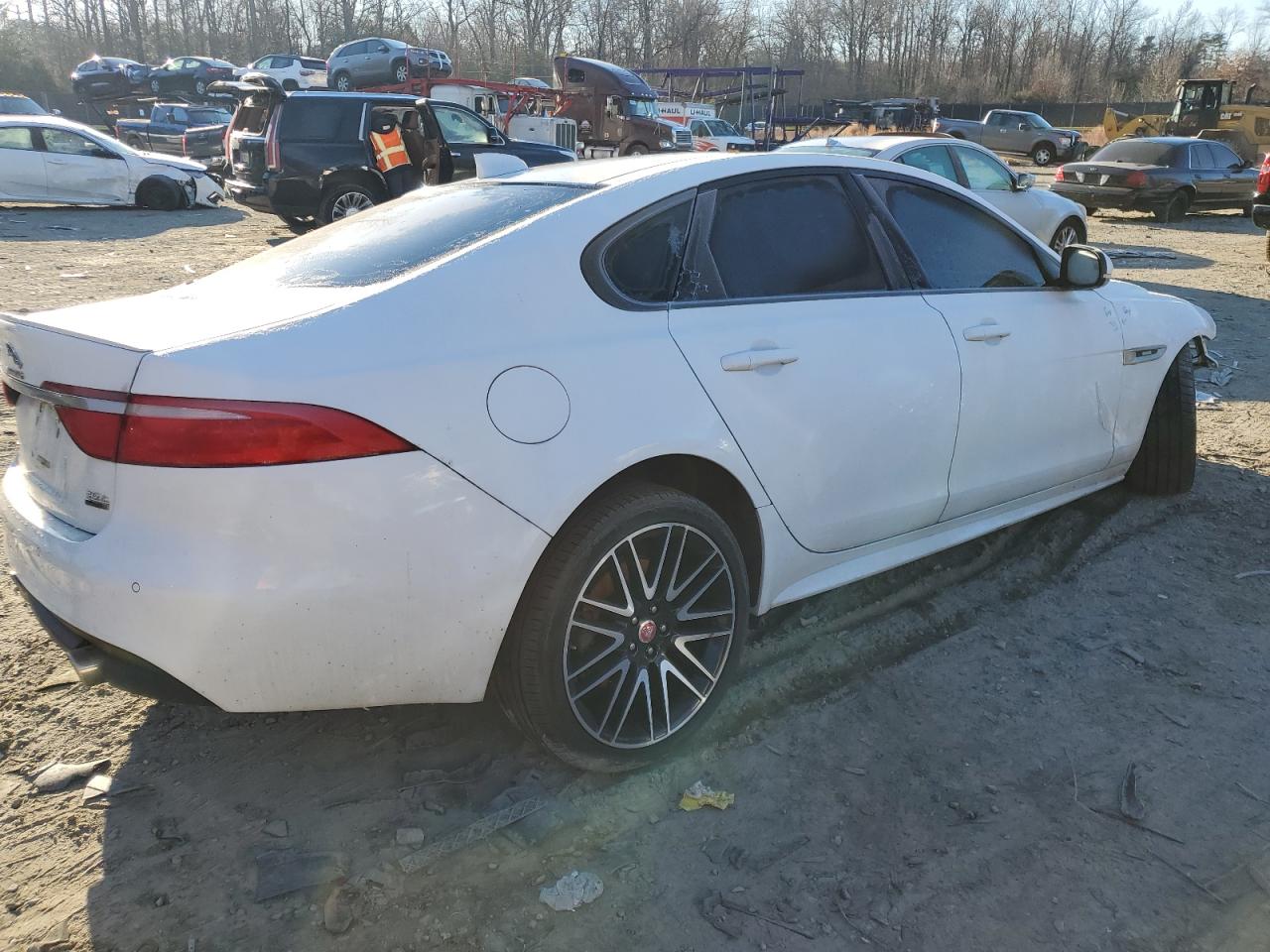 Изображение 3 2016 JAGUAR XF R - SPORT 2016 с VIN SAJBL4BV4GCY13822