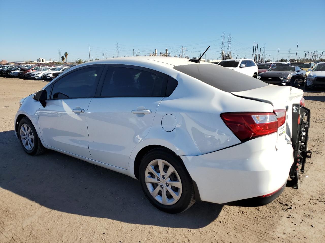 Obraz 2 z 2016 KIA RIO EX 2016 z VIN KNADN4A34G6627663