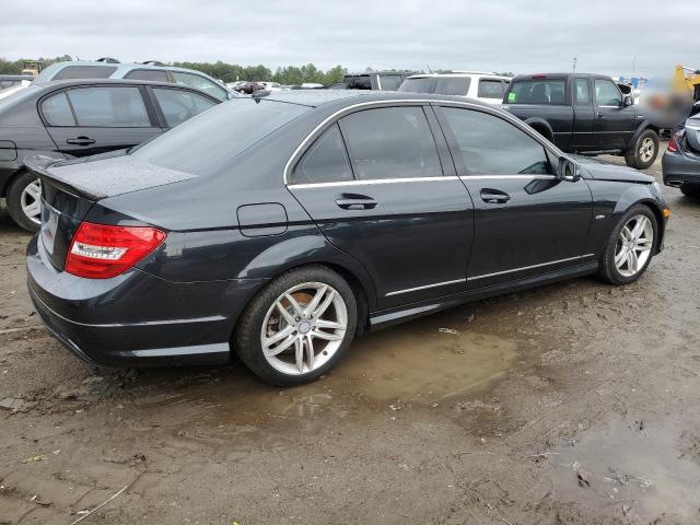 Obraz 3 z 2012 MERCEDES-BENZ C 250 2012 z VIN WDDGF4HB1CA674074