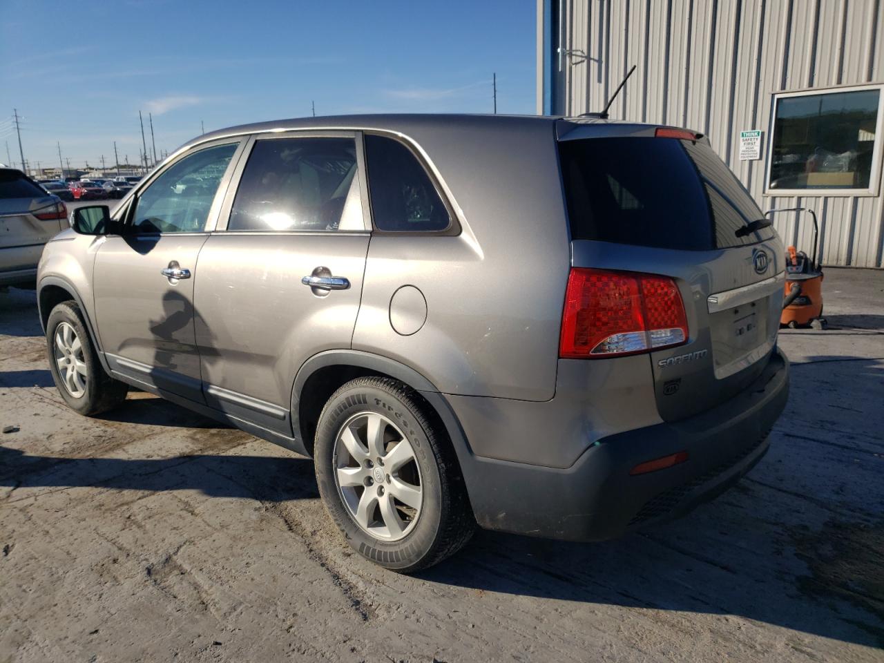 Image 2 of 2011 KIA SORENTO BASE 2011 with VIN 5XYKT3A15BG097623