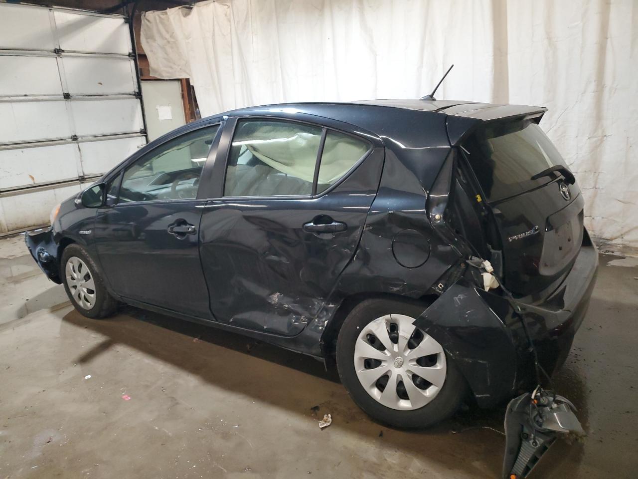 Изображение 2 2014 TOYOTA PRIUS C  2014 с VIN JTDKDTB36E1574805