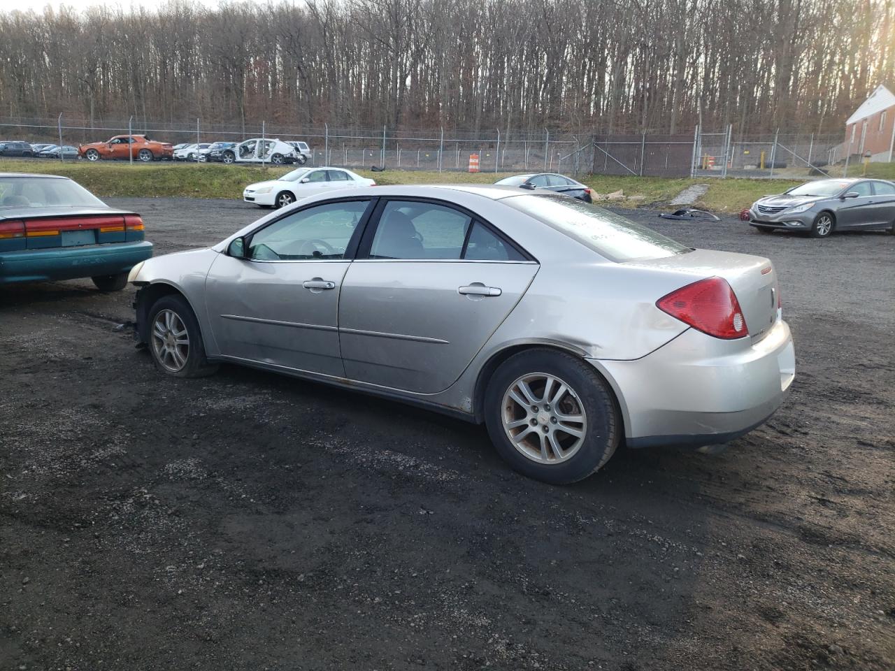 Image 2 of 2005 PONTIAC G6  2005 with VIN 1G2ZG528754173246