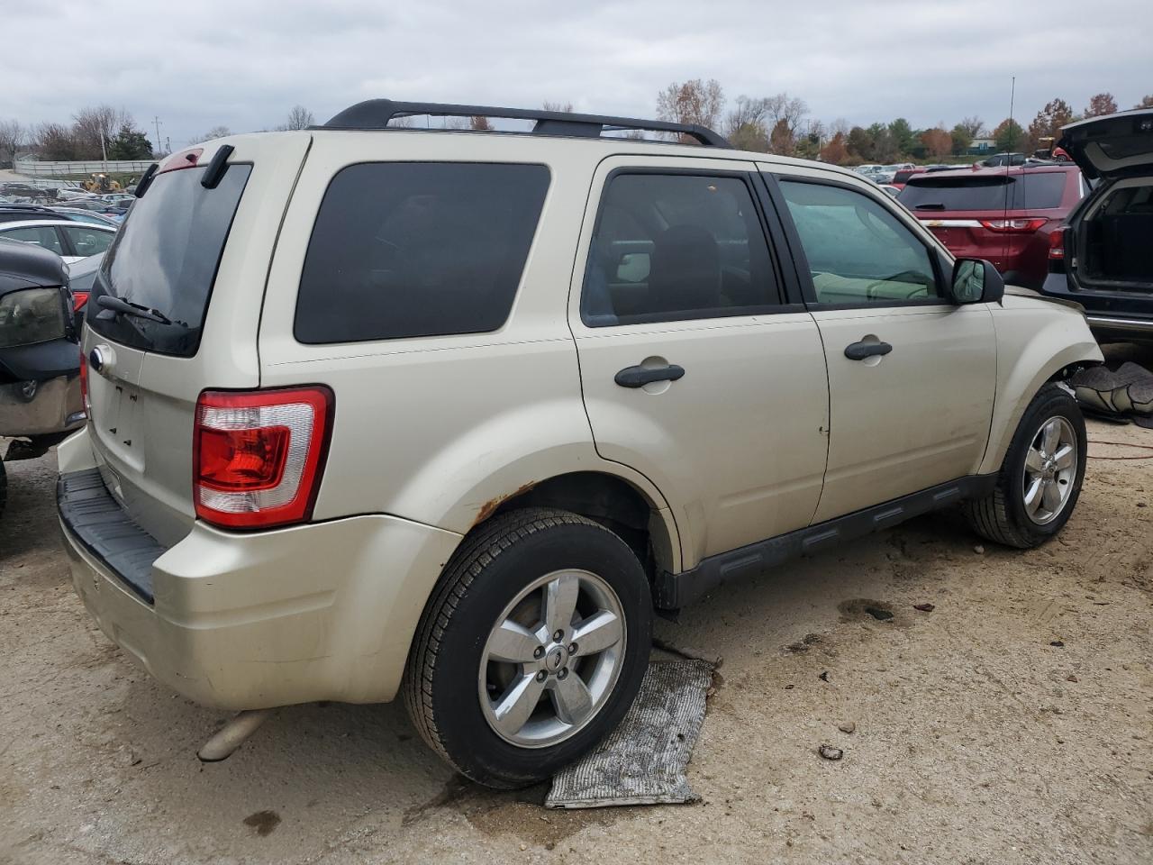 Image 3 of 2012 FORD ESCAPE XLT 2012 with VIN 1FMCU0D71CKA21646