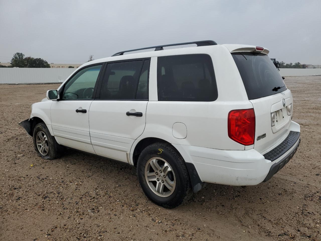 Image 2 of 2004 HONDA PILOT EX 2004 with VIN 2HKYF18454H611519