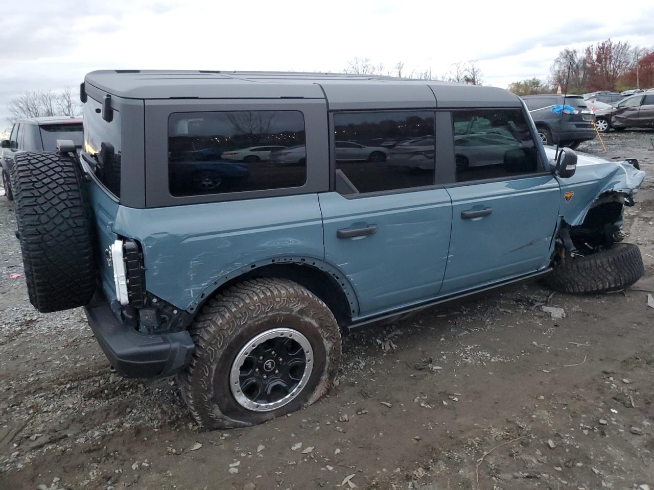 Obraz 3 z 2022 FORD BRONCO BASE 2022 z VIN 1FMEE5DP5NLB29056