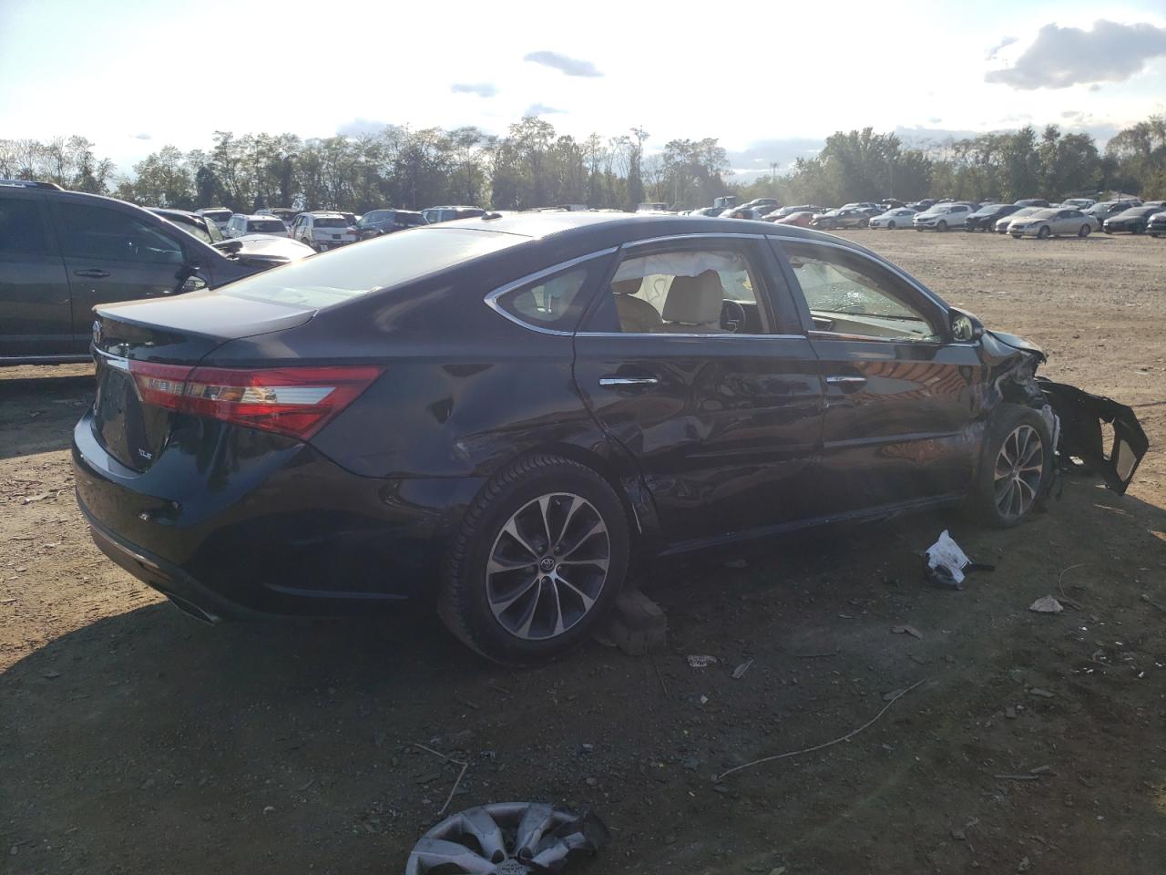 Obraz 3 z 2018 TOYOTA AVALON XLE 2018 z VIN 4T1BK1EB4JU271880