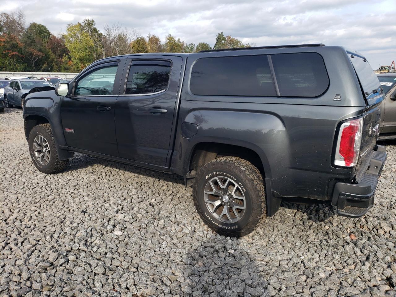 Image 2 of 2016 GMC CANYON SLE 2016 with VIN 1GTP6CE12G1209177