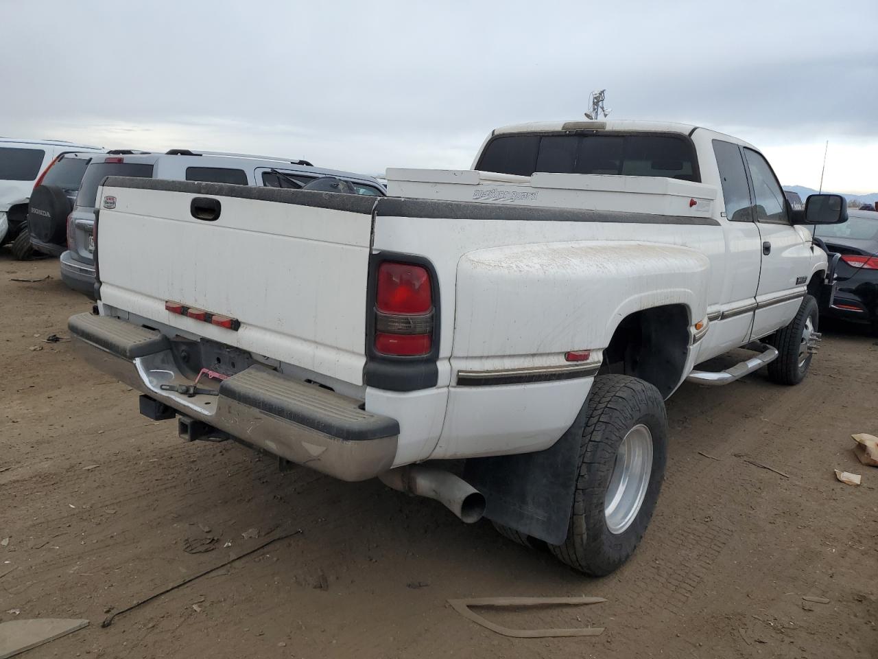 Image 3 of 1997 DODGE RAM 3500  1997 with VIN 3B7MF33D0VM592603