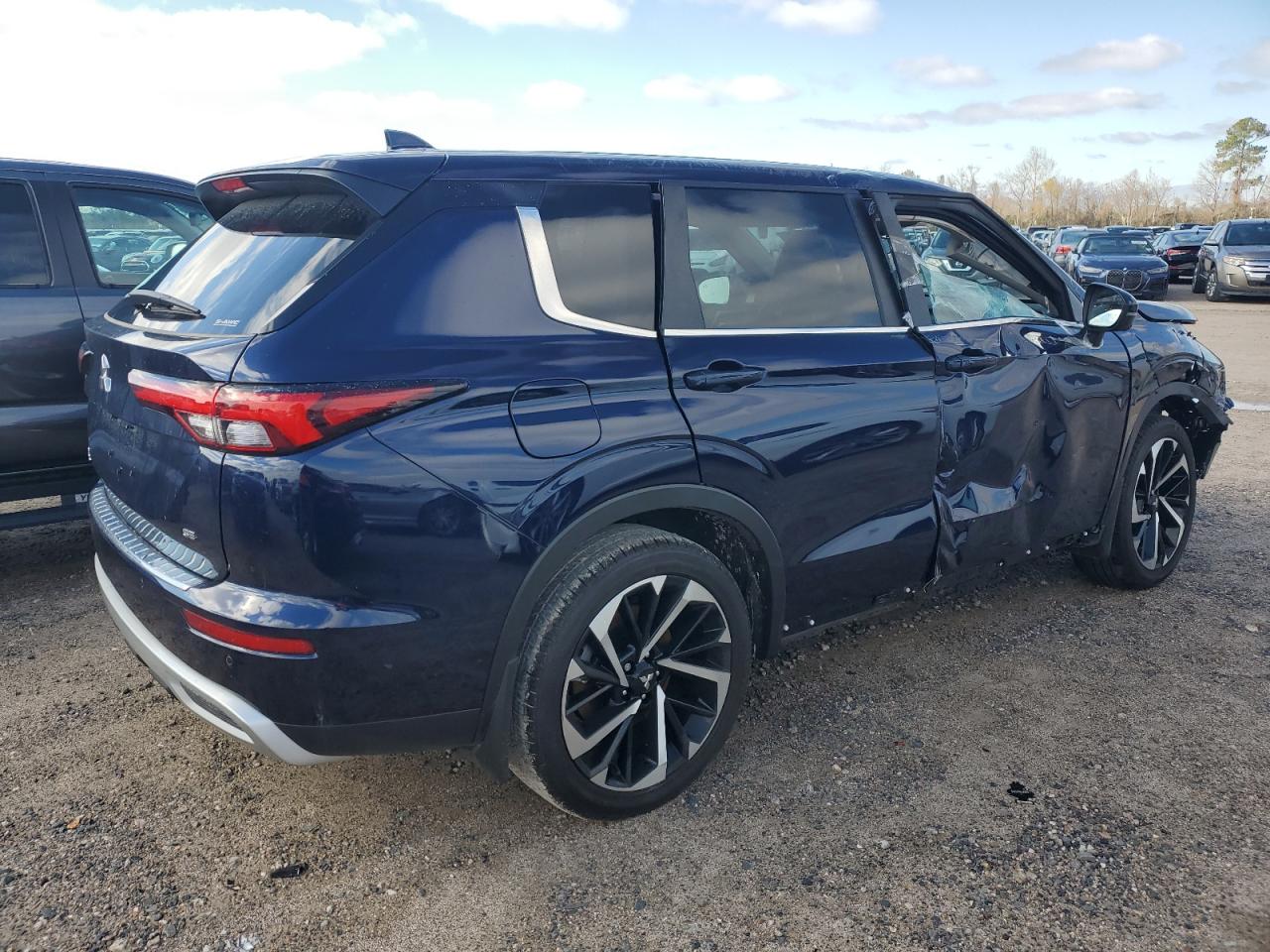 Изображение 3 2023 MITSUBISHI OUTLANDER SE 2023 с VIN JA4J4UA82PZ041766