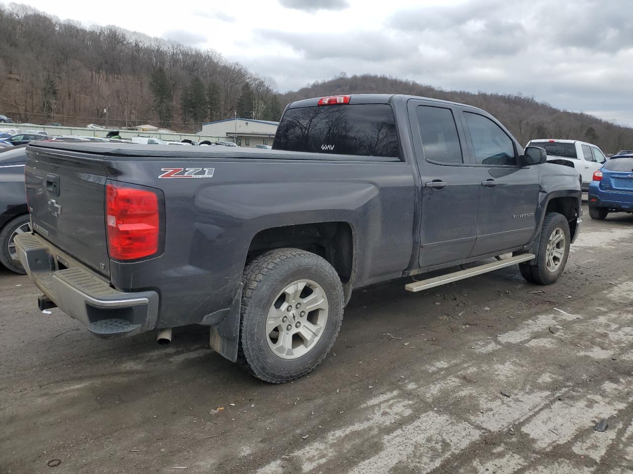 Image 3 of 2015 CHEVROLET SILVERADO K1500 LT 2015 with VIN 1GCVKREC6FZ274914