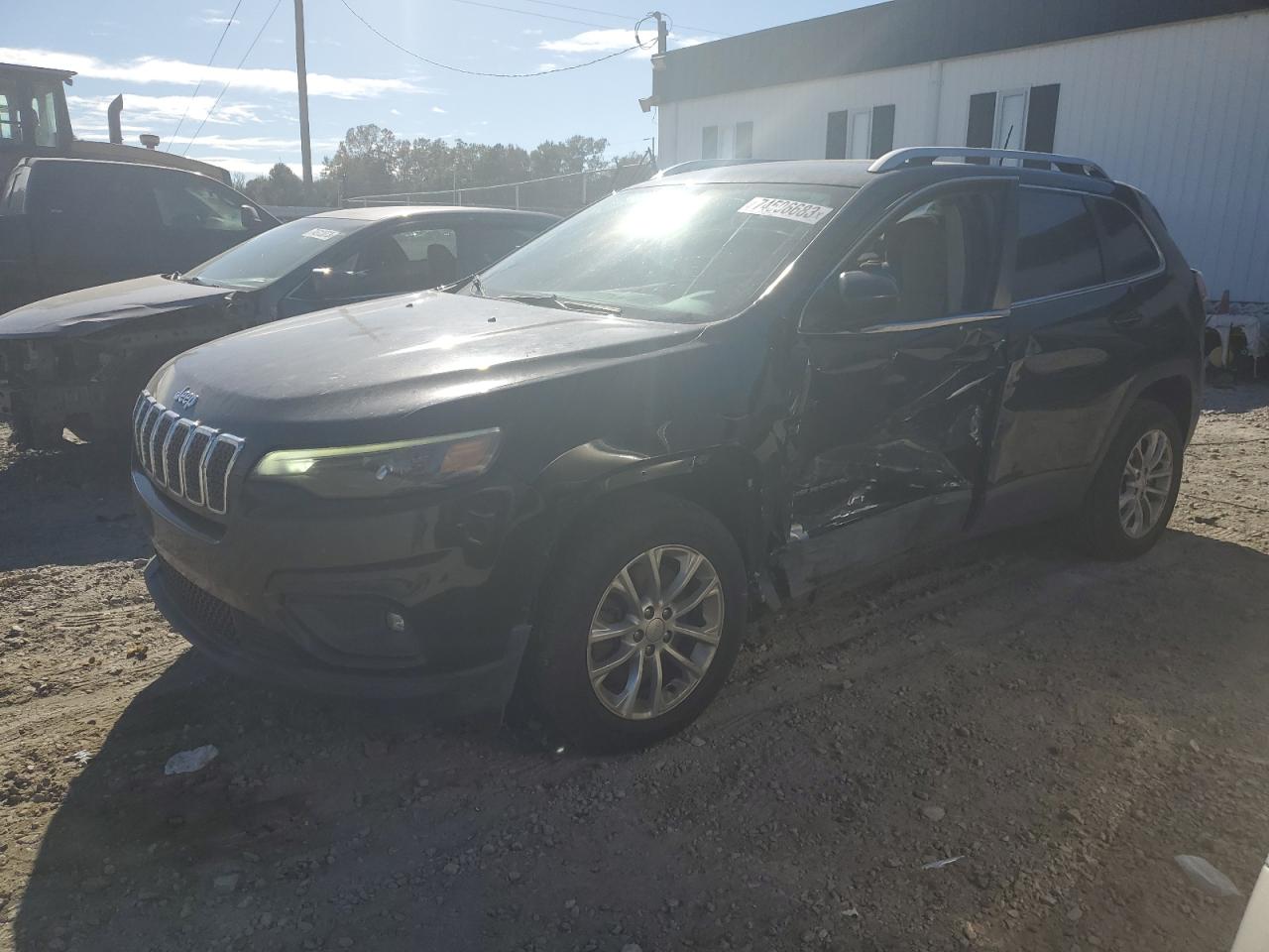 Image 1 of 2019 JEEP CHEROKEE LATITUDE 2019 with VIN 1C4PJLCB0KD242681