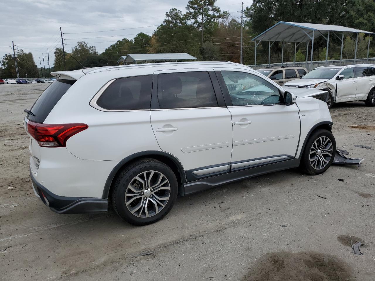 Image 3 of 2016 MITSUBISHI OUTLANDER GT 2016 with VIN JA4JZ4AX4GZ058173
