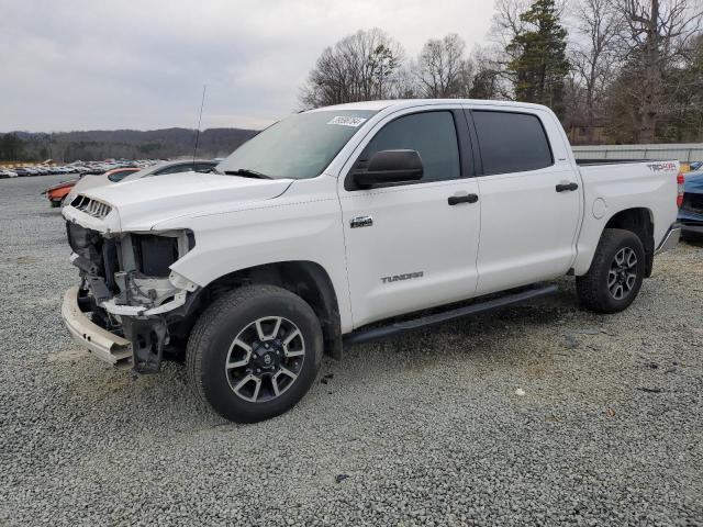 Image 1 of 2017 TOYOTA TUNDRA CREWMAX SR5 2017 with VIN 5TFDW5F13HX587486