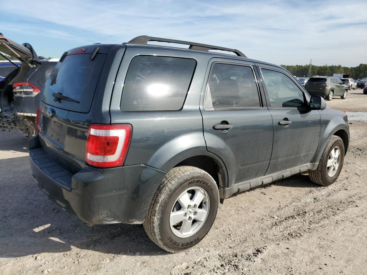 Obraz 3 z 2009 FORD ESCAPE XLS 2009 z VIN 1FMCU02739KA59245