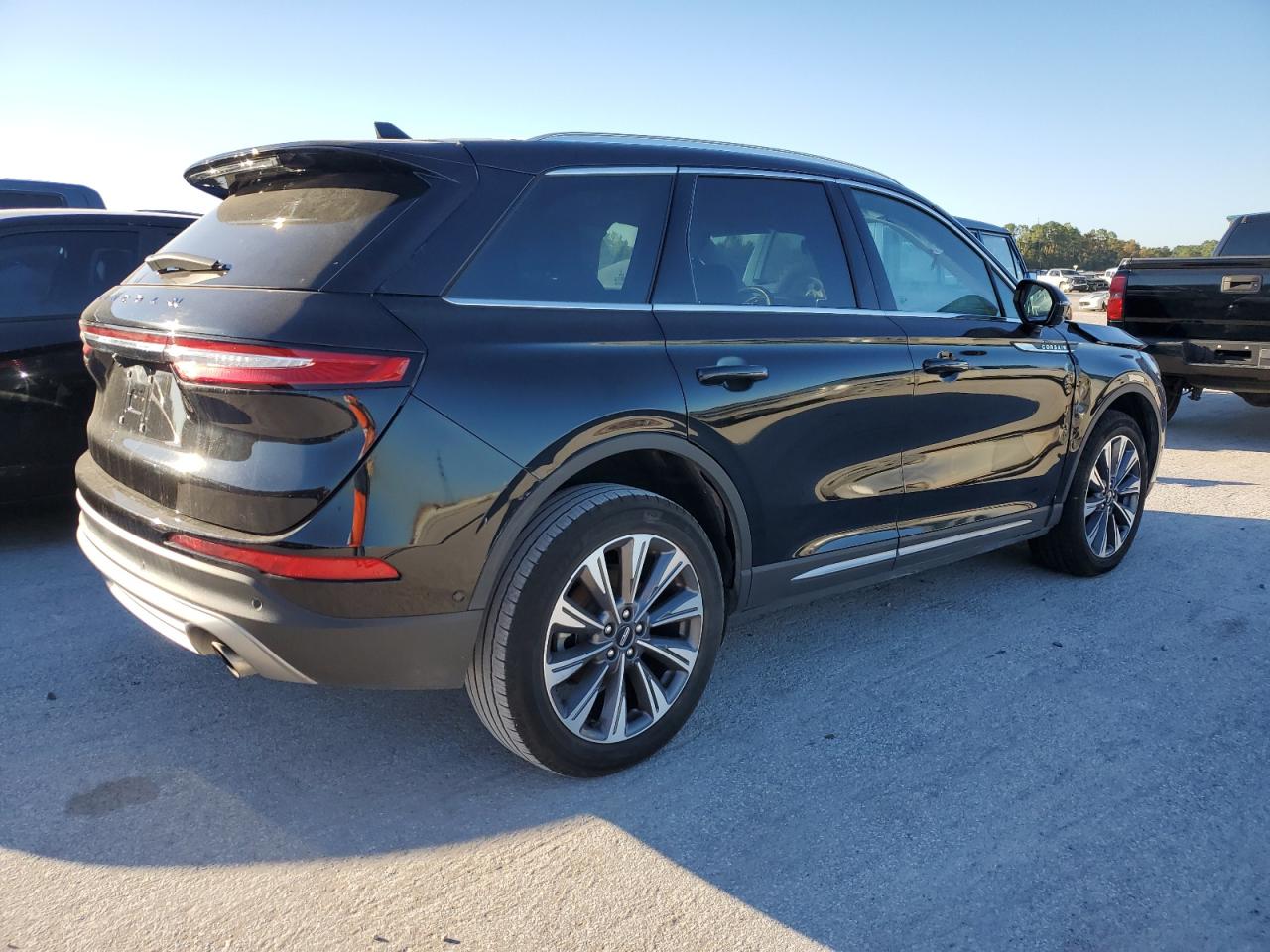 Obraz 3 z 2021 LINCOLN CORSAIR RESERVE 2021 z VIN 5LMCJ2C95MUL21152