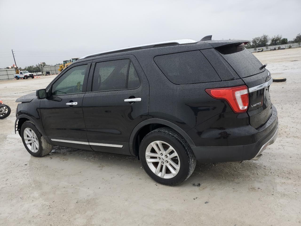 Image 2 of 2016 FORD EXPLORER LIMITED 2016 with VIN 1FM5K7F8XGGB02392