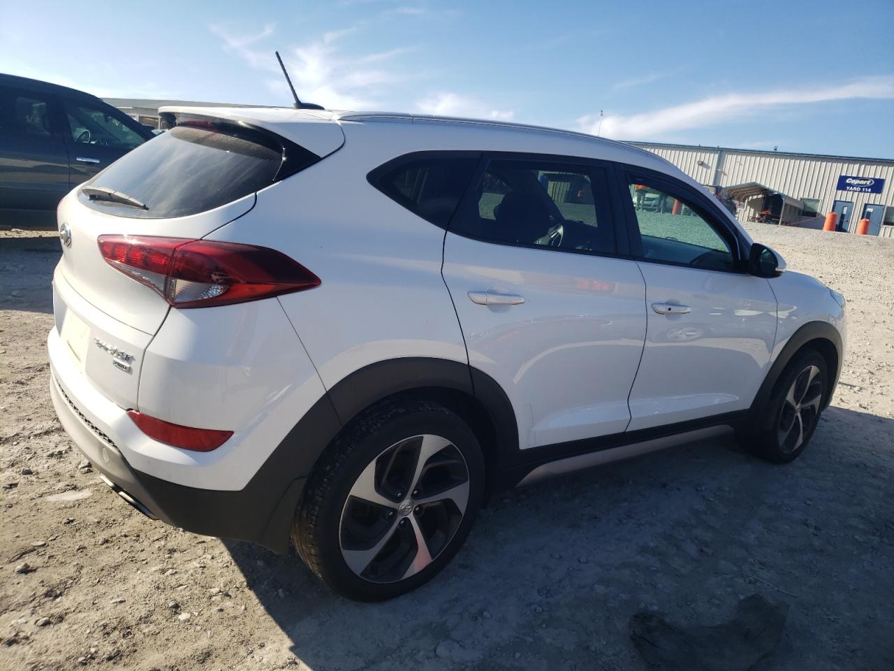 Image 3 of 2017 HYUNDAI TUCSON LIMITED 2017 with VIN KM8J3CA22HU285734