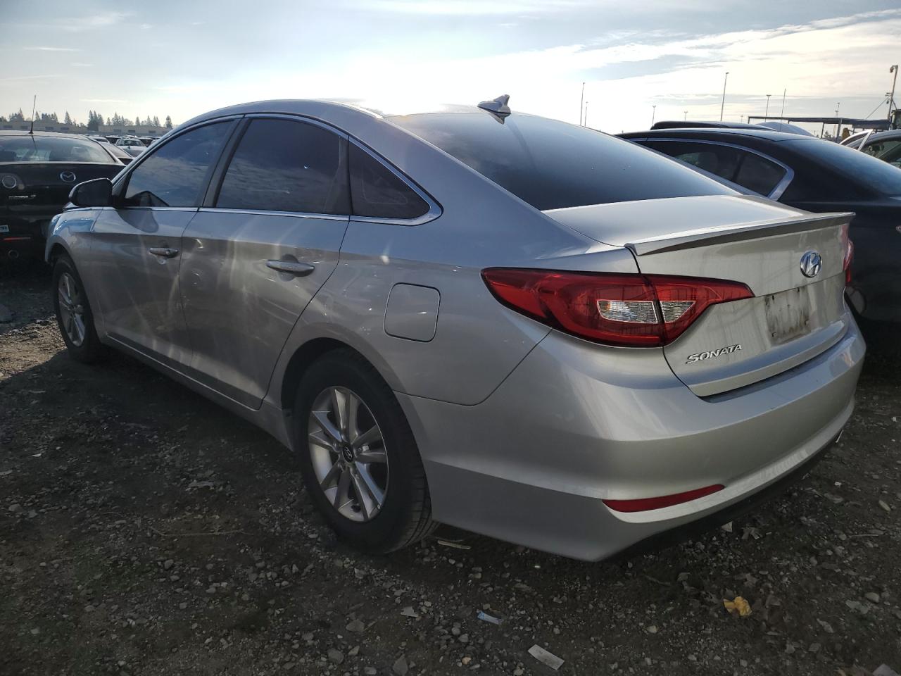 Изображение 2 2017 HYUNDAI SONATA SE 2017 с VIN 5NPE24AF7HH581912
