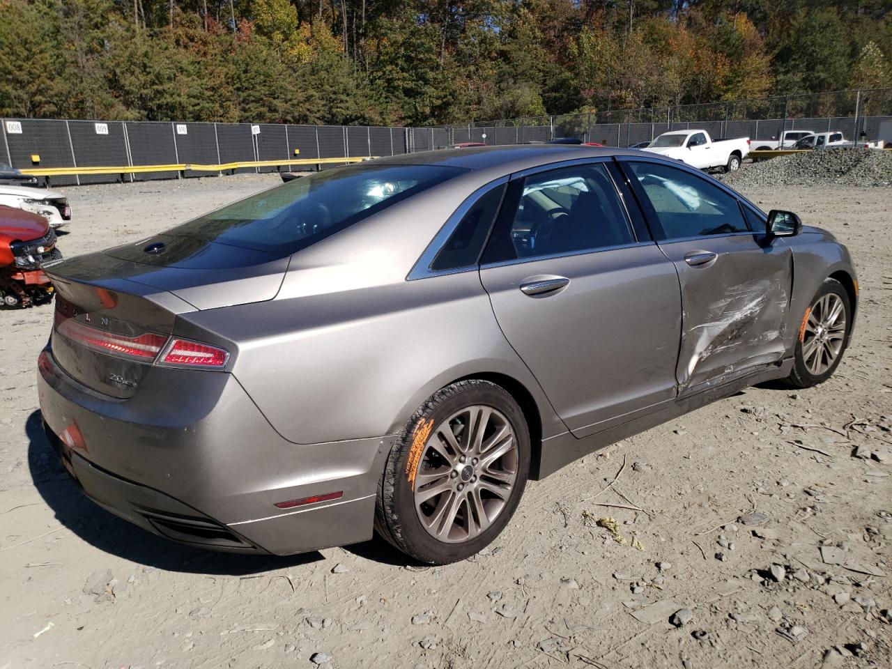 Image 3 of 2015 LINCOLN MKZ  2015 with VIN 3LN6L2G92FR610519