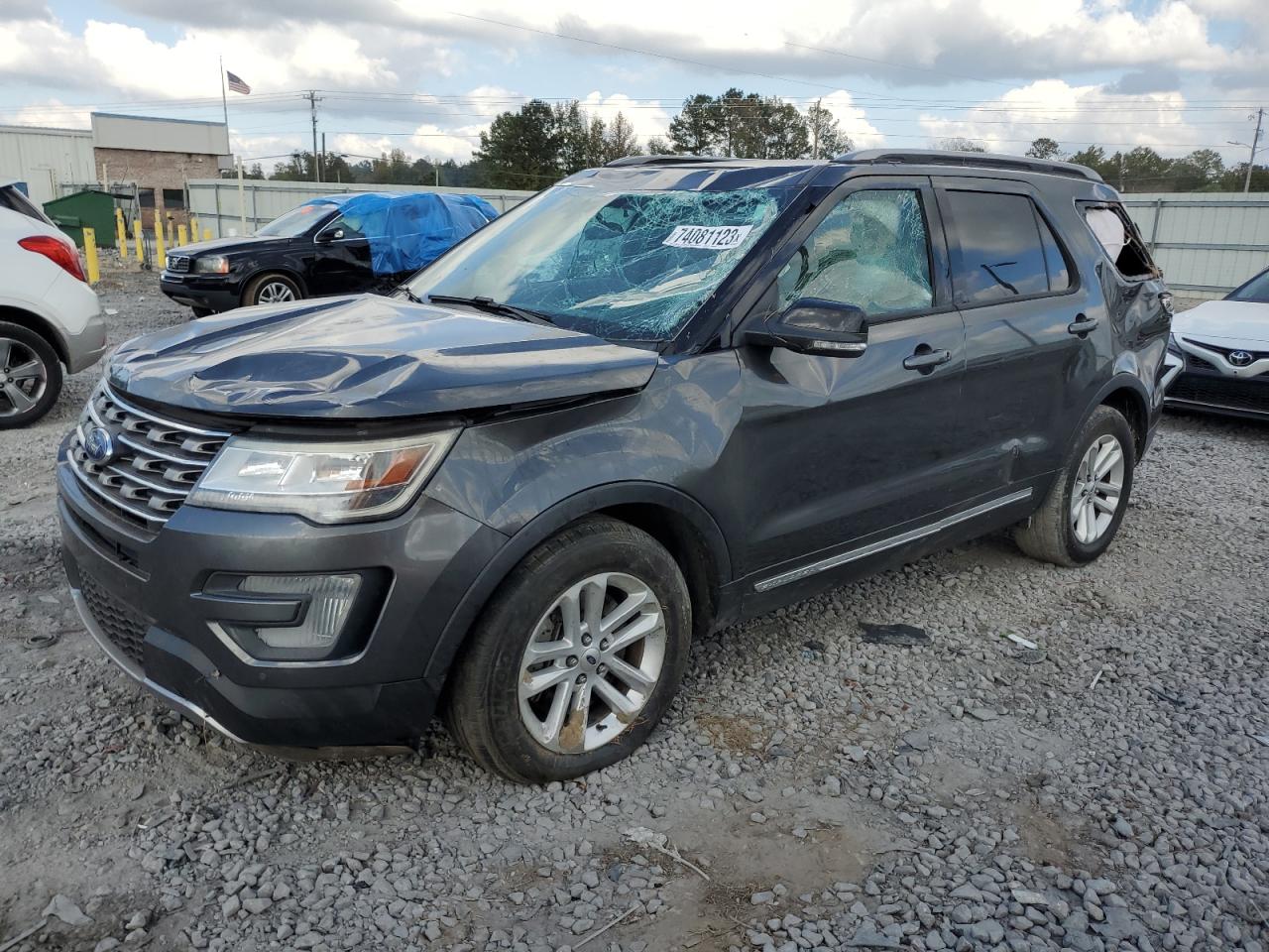 Image 1 of 2017 FORD EXPLORER XLT 2017 with VIN 1FM5K7D85HGD62171