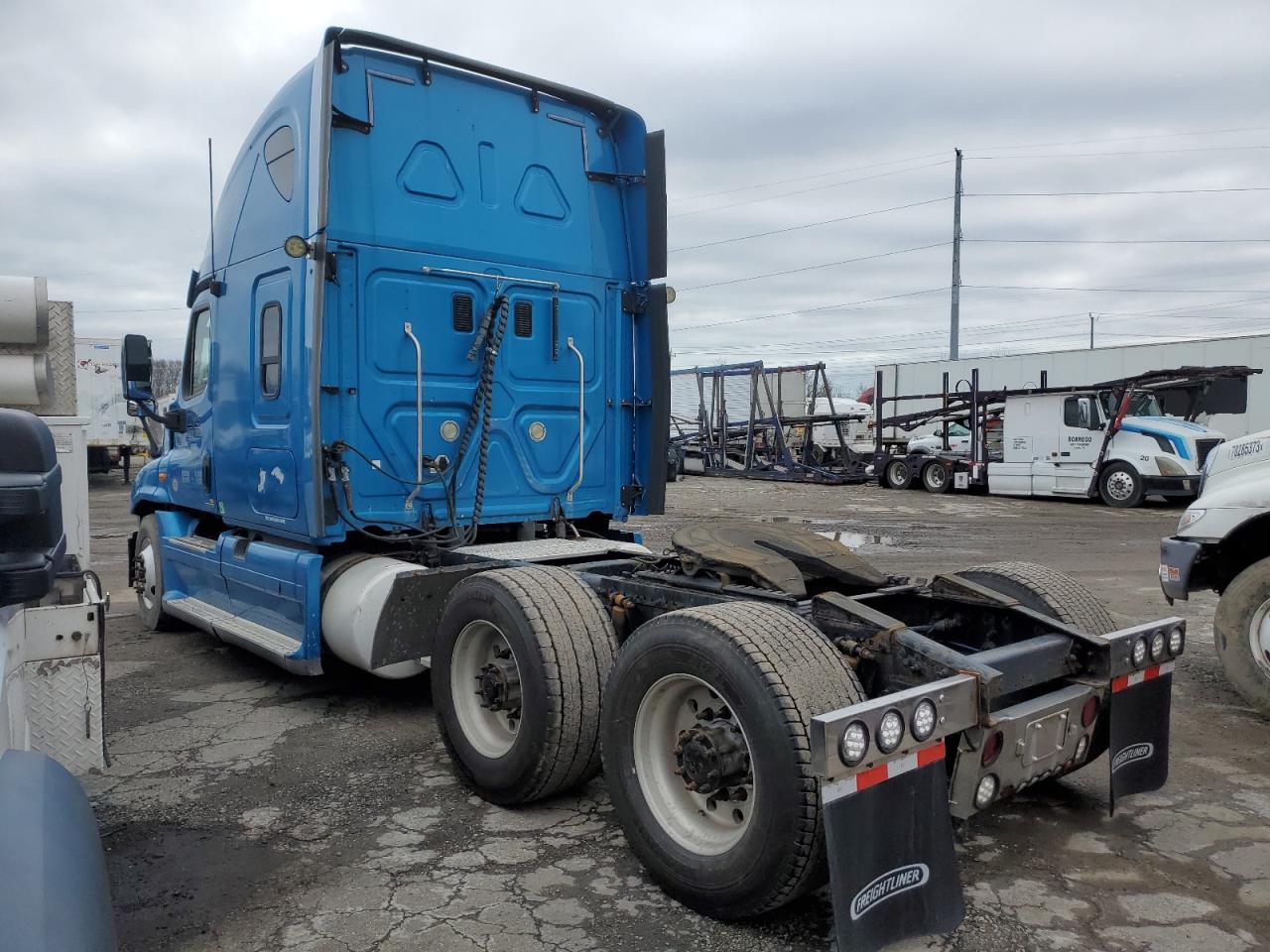 Image 3 of 2012 FREIGHTLINER CASCADIA 125 2012 with VIN 1FUJGLBG2CLBM7561
