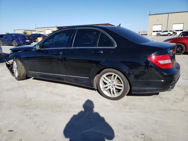 Obraz 2 z 2014 MERCEDES-BENZ C 250 2014 z VIN WDDGF4HB2EG214468