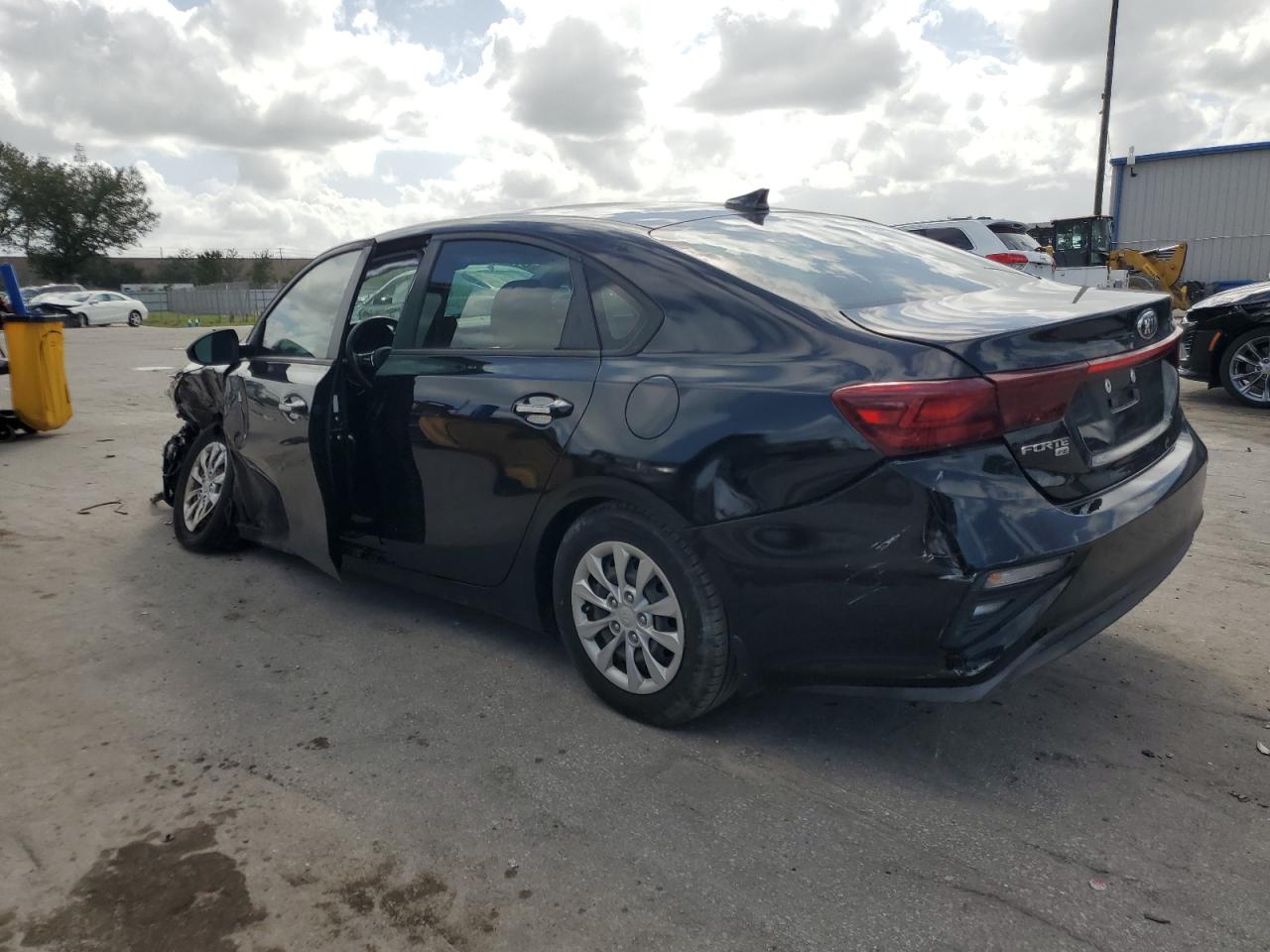 Image 2 of 2020 KIA FORTE FE 2020 with VIN 3KPF24AD3LE142545