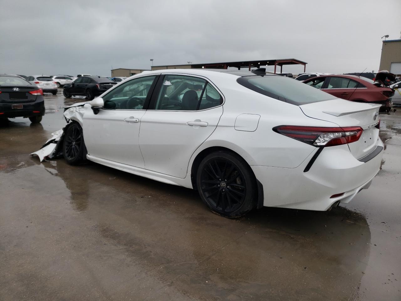 Obraz 2 z 2021 TOYOTA CAMRY XSE 2021 z VIN 4T1K61AK2MU588037