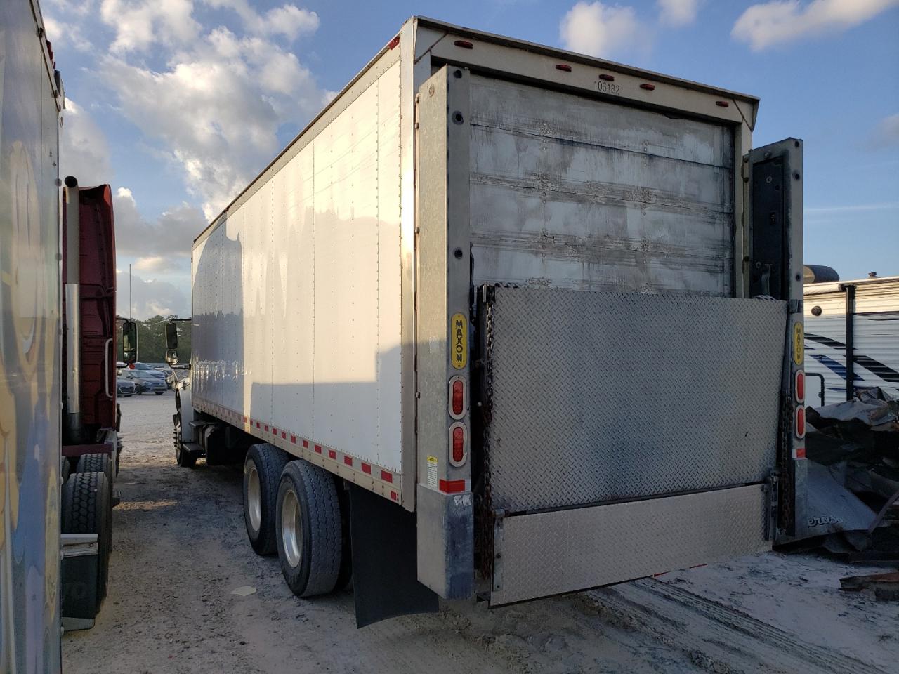 Image 2 of 2015 FREIGHTLINER M2 106 MEDIUM DUTY 2015 with VIN 3ALHCYCY7FDGG8343