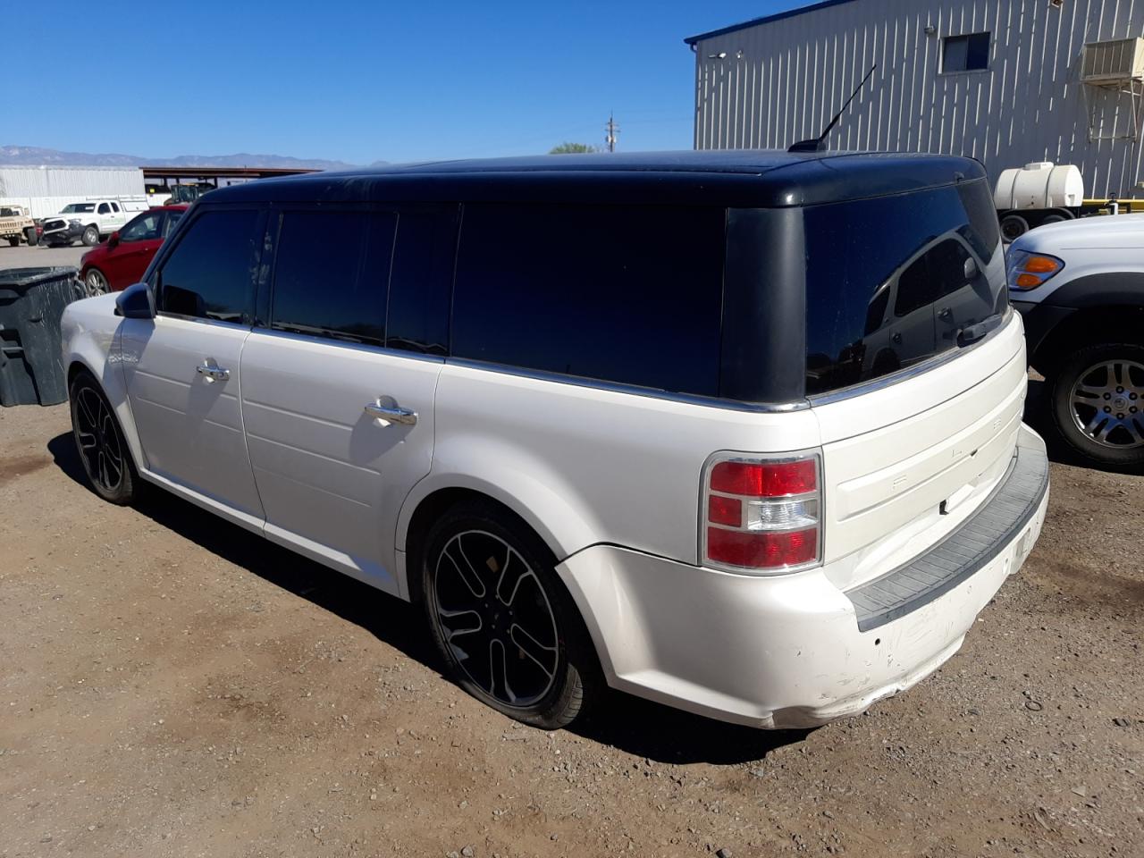 Image 2 of 2015 FORD FLEX SEL 2015 with VIN 2FMGK5C82FBA14699