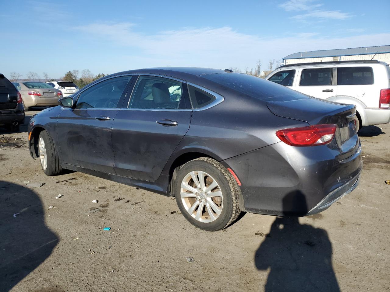 Изображение 2 Chrysler 200 Limited 2015 с VIN 1C3CCCAB4FN724926