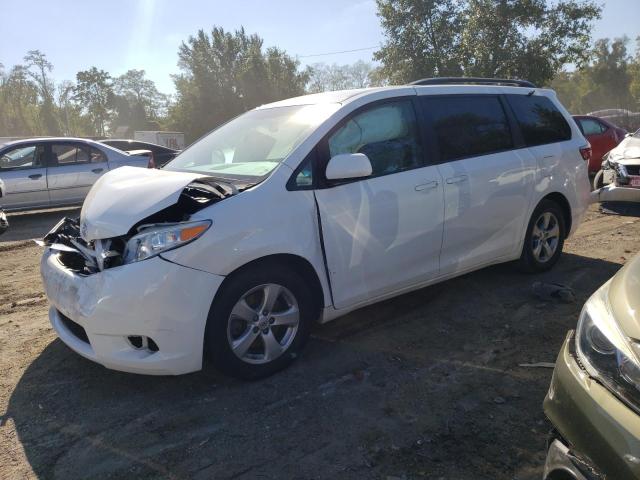 2015 TOYOTA SIENNA LE 2015 image