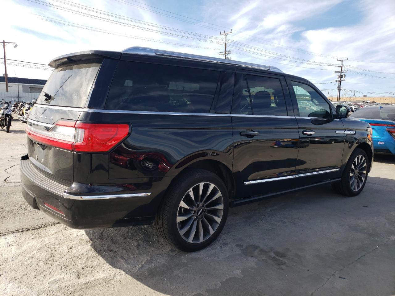 Obraz 3 z 2021 LINCOLN NAVIGATOR L RESERVE 2021 z VIN 5LMJJ3LT9MEL10528